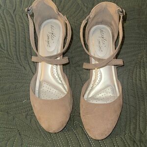 Dexflex Comfort Tan Flats with Ankle Strap